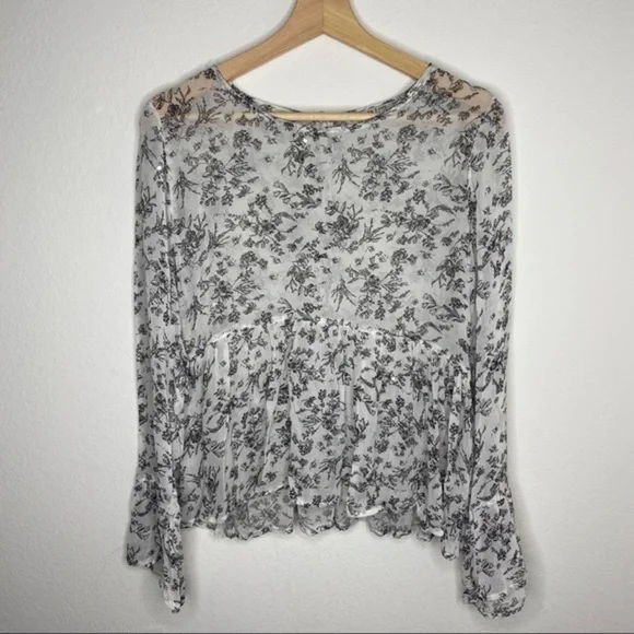 Zara floral sheer with sequence accent bell sleeves top blouse - Picture 3 of 9
